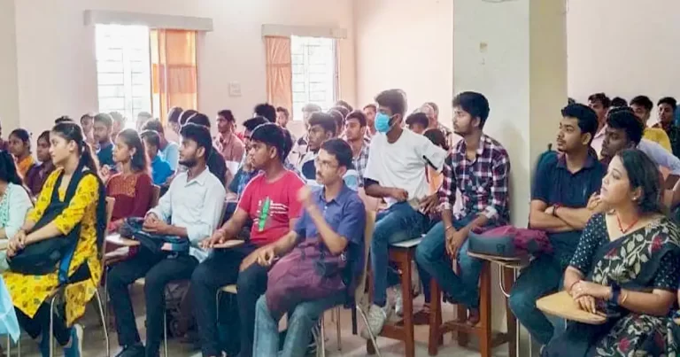 Students of SRIST, Kolkata - The Best Polytechnic College of Kolkata, West Bengal